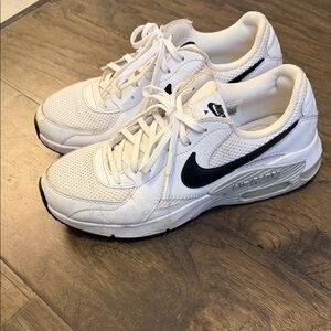 Nike White and Black AirMAX Excee